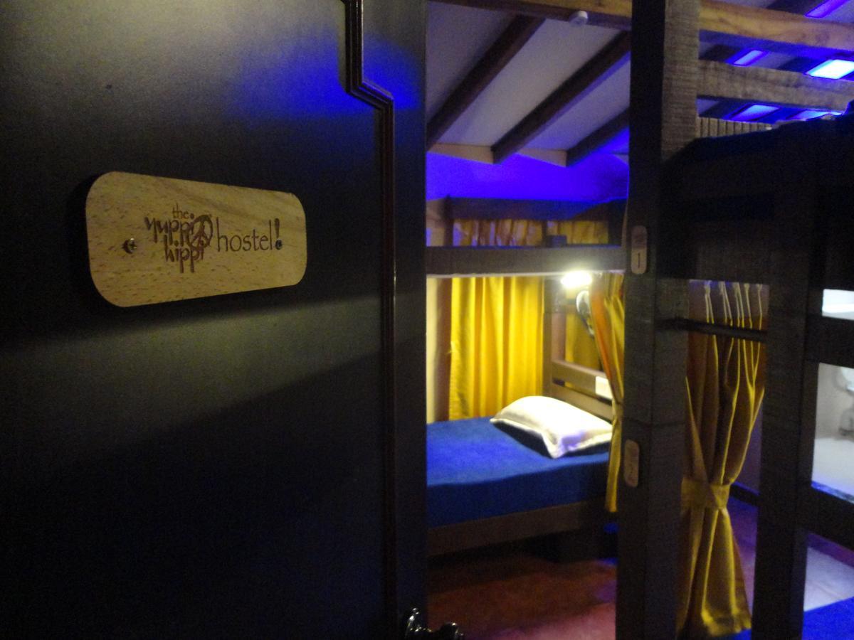 The Yuppi Hippi Female Hostel Анжуна Экстерьер фото
