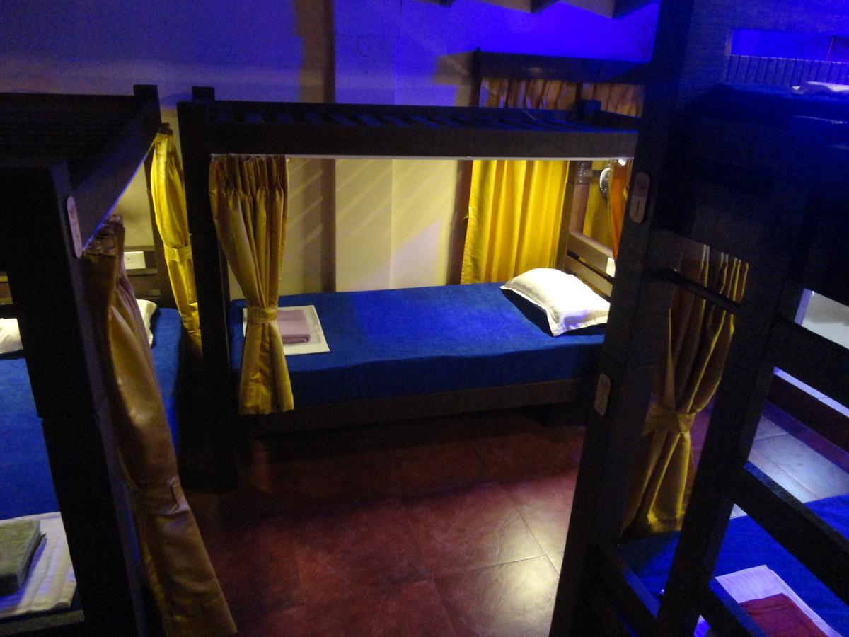 The Yuppi Hippi Female Hostel Анжуна Экстерьер фото