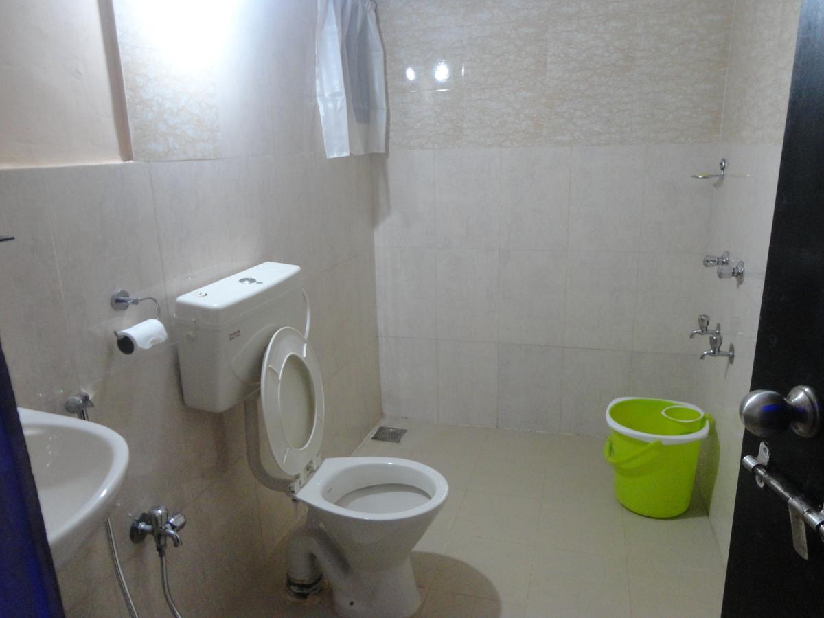 The Yuppi Hippi Female Hostel Анжуна Экстерьер фото